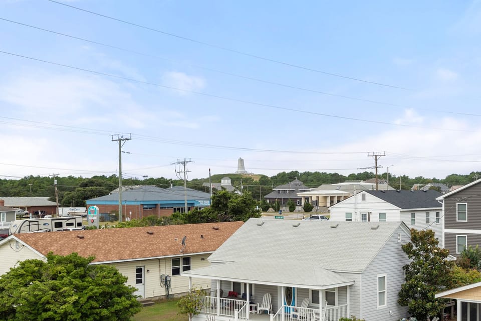 KDS8407: Tanfastic | Rooftop Deck View Towards Wright Brothers Memorial