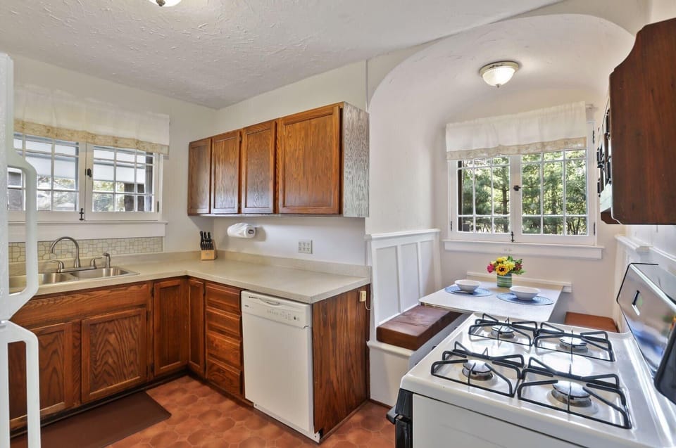 Kitchen (2)