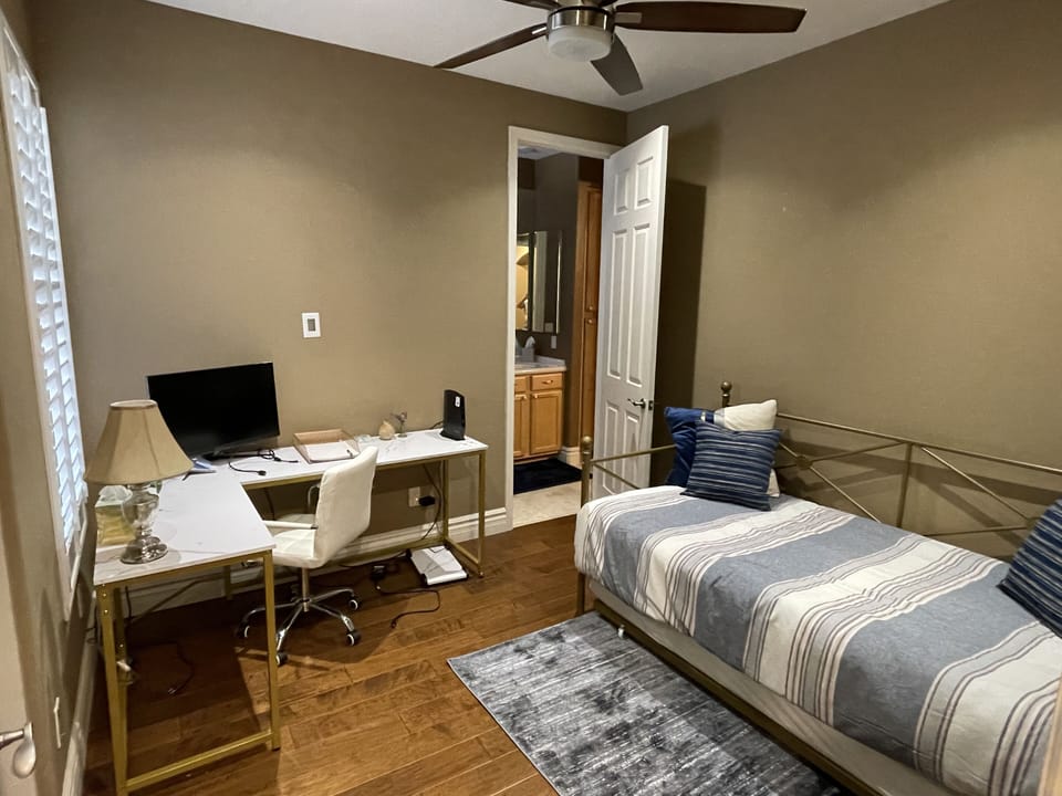 Office/3rd bedroom with trundle bed containing two twin mattresses