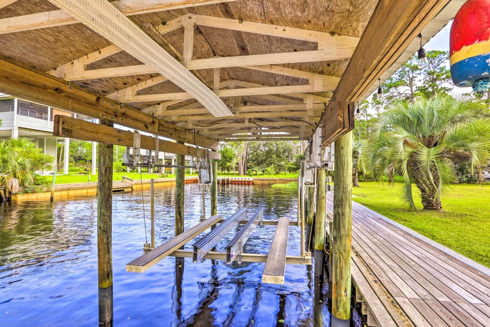 6000 lb. Boat Lift for V-Bottom Boats