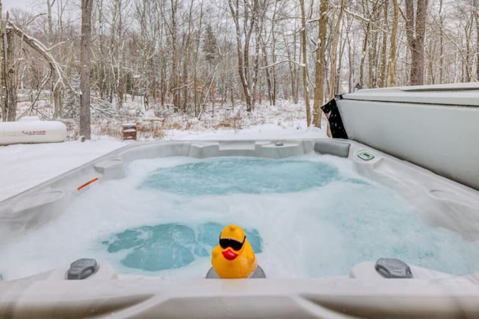 8 person hot tub!