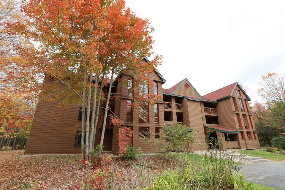 Exterior of similar Deer Park Unit