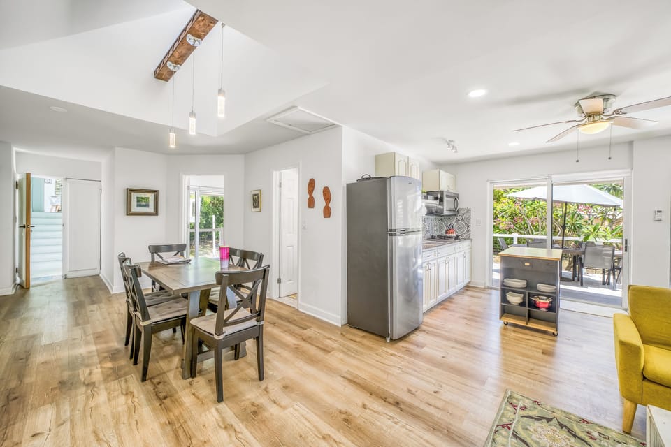 Open plan dining, living, kitchen
