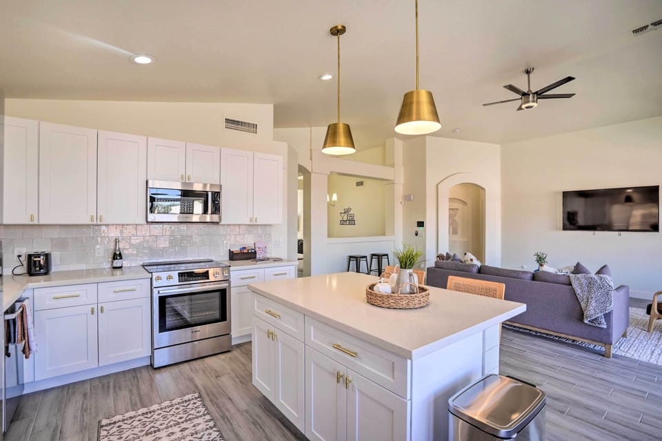Kitchen | Blender | Crockpot | Drip Coffee Maker | Toaster