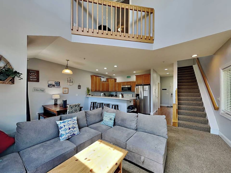 Open Living Area w/ Sectional Seating