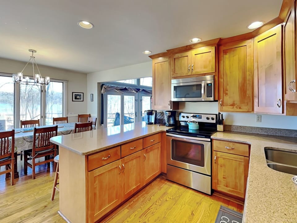 Full Kitchen