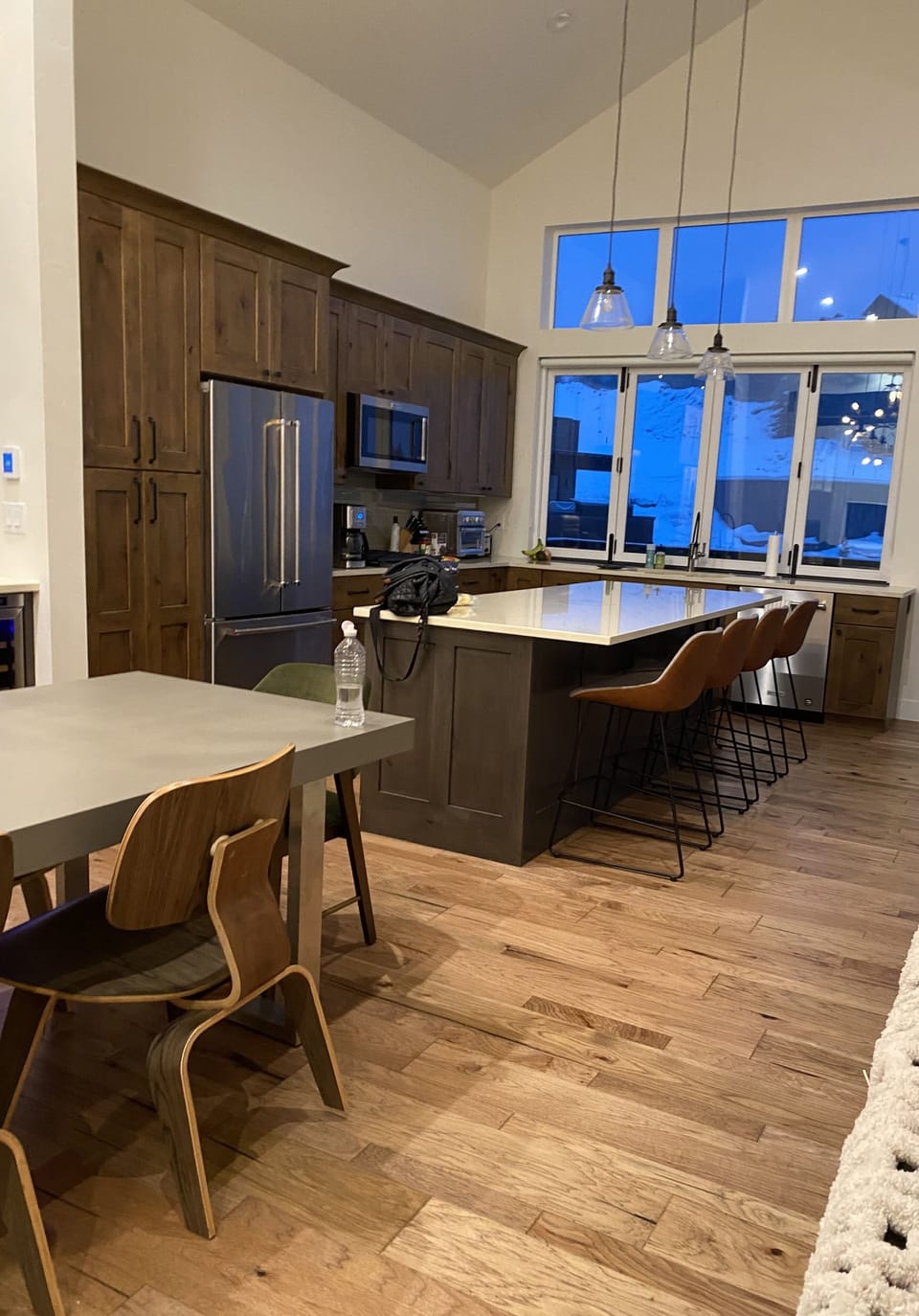 Dining Table seats 6 / Kitchen Island seats 4. 