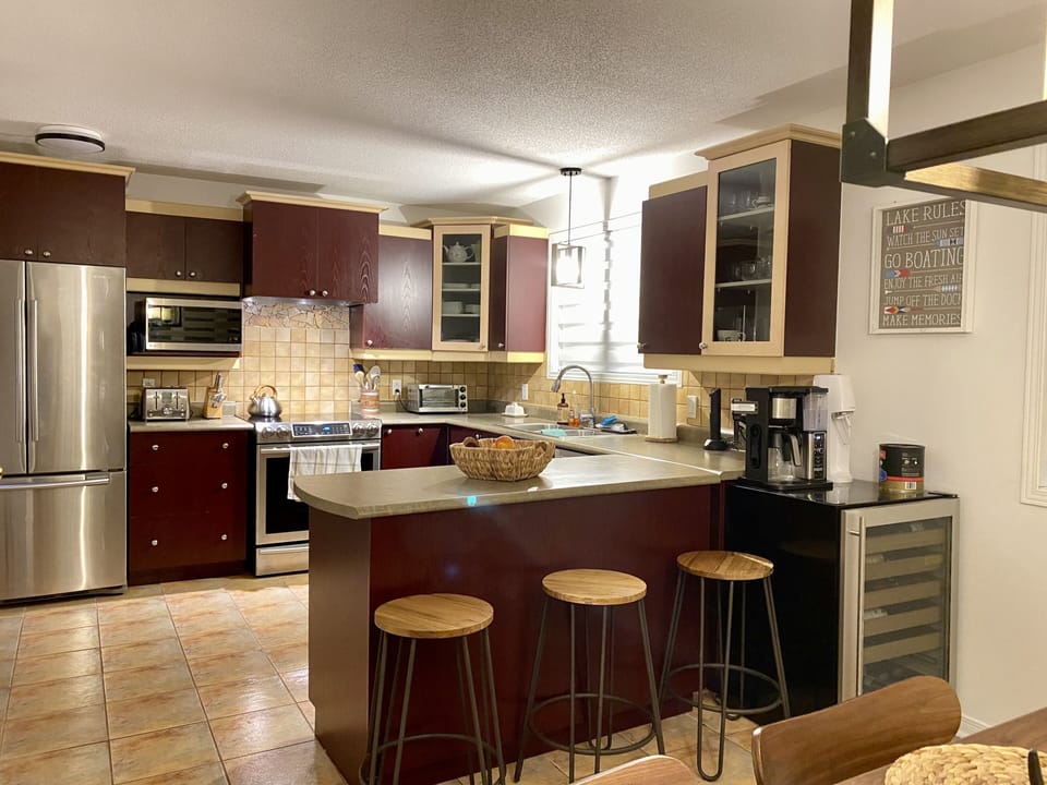 Kitchen w stainless steel appliances