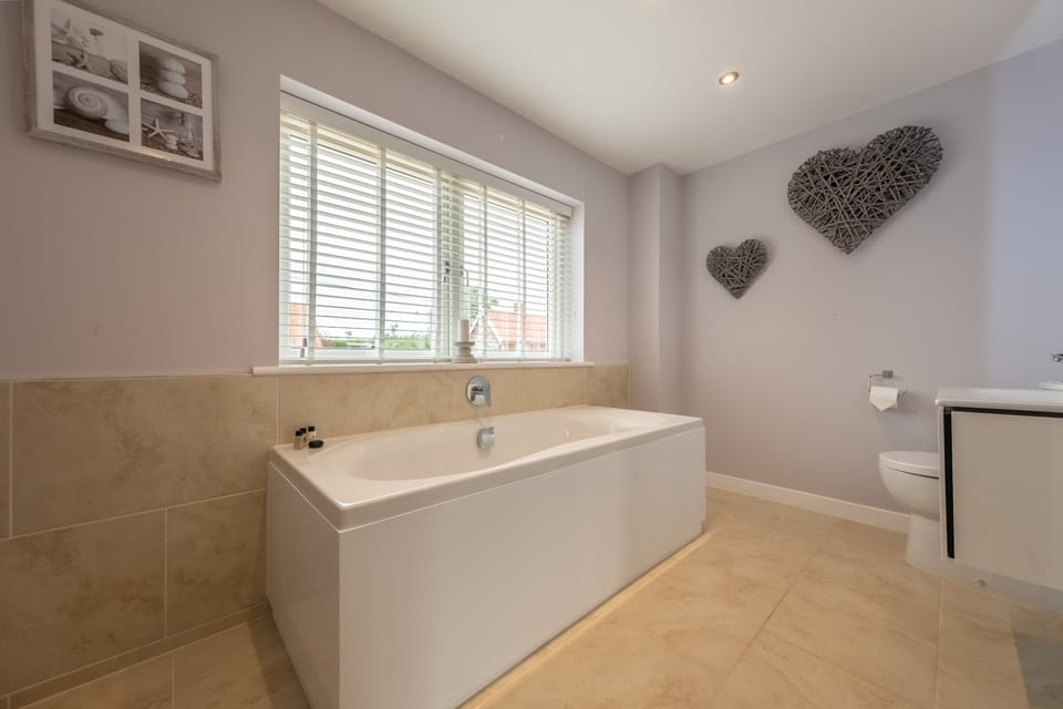 First floor: Bedroom two en-suite