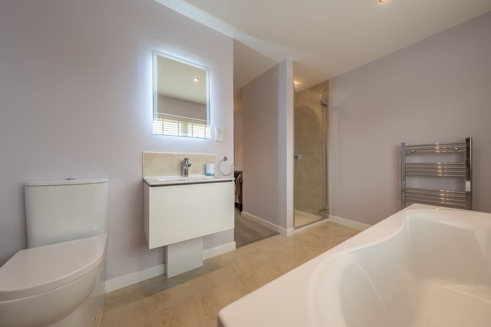 First floor: Bedroom two en-suite