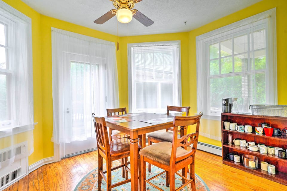 Dining Nook | 1st Floor