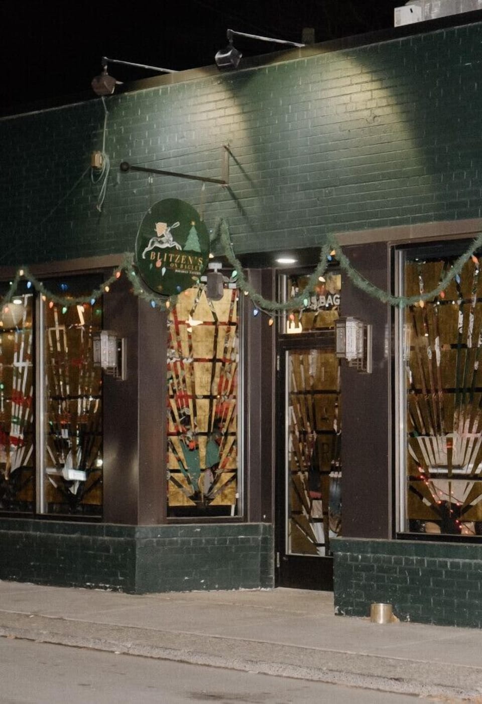 Grab a drink at one of Detroit's many bars, cocktail lounges, and hidden speakeasies.