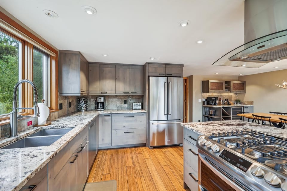 Updated Kitchen with New Appliances