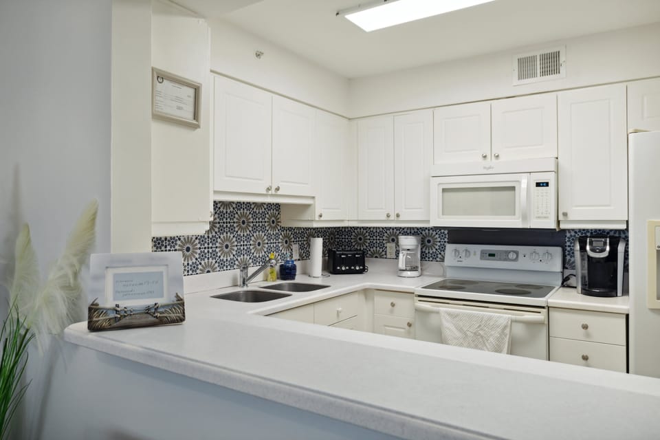 Fully Stocked Kitchen