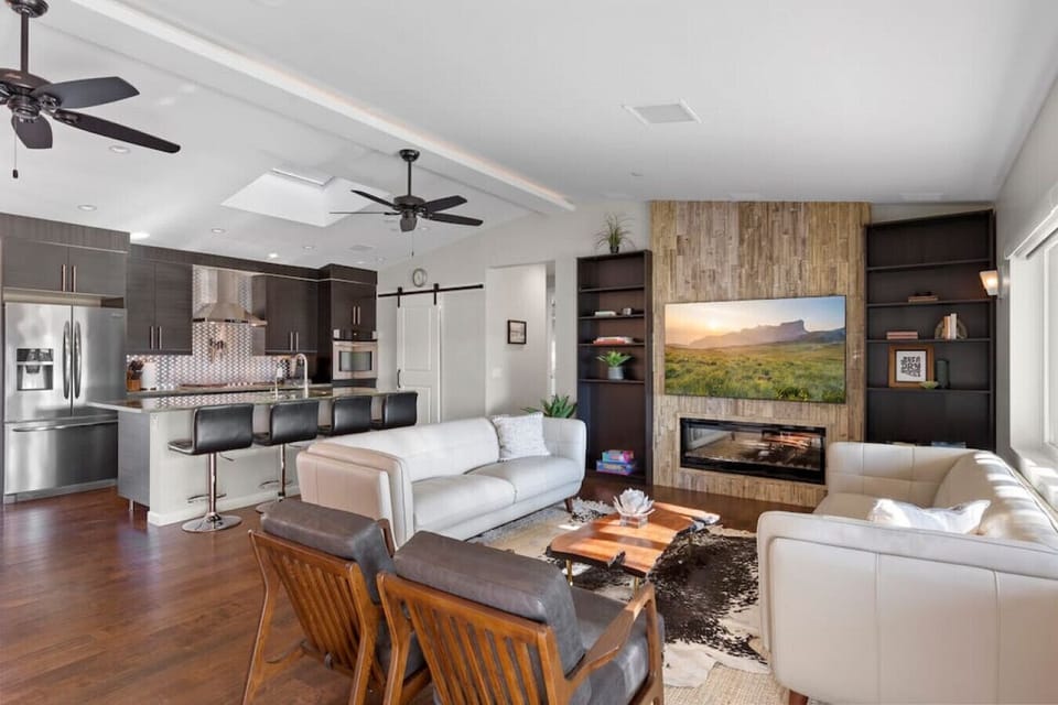Plenty of space to cook, chill, and unwind after a day out exploring Scottsdale.