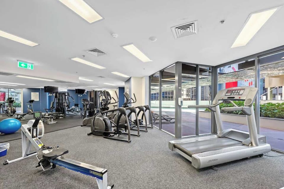 Building Facilities - Gym, BBQ + Conference Room