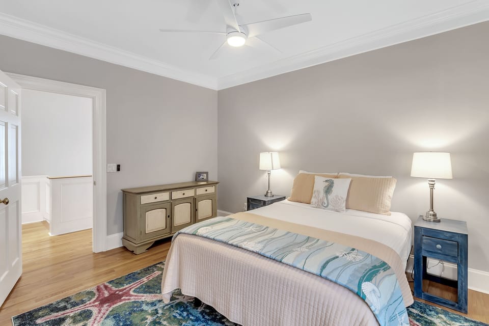 Queen bedroom (Bedroom #3) on 3rd floor with en-suite bathroom.