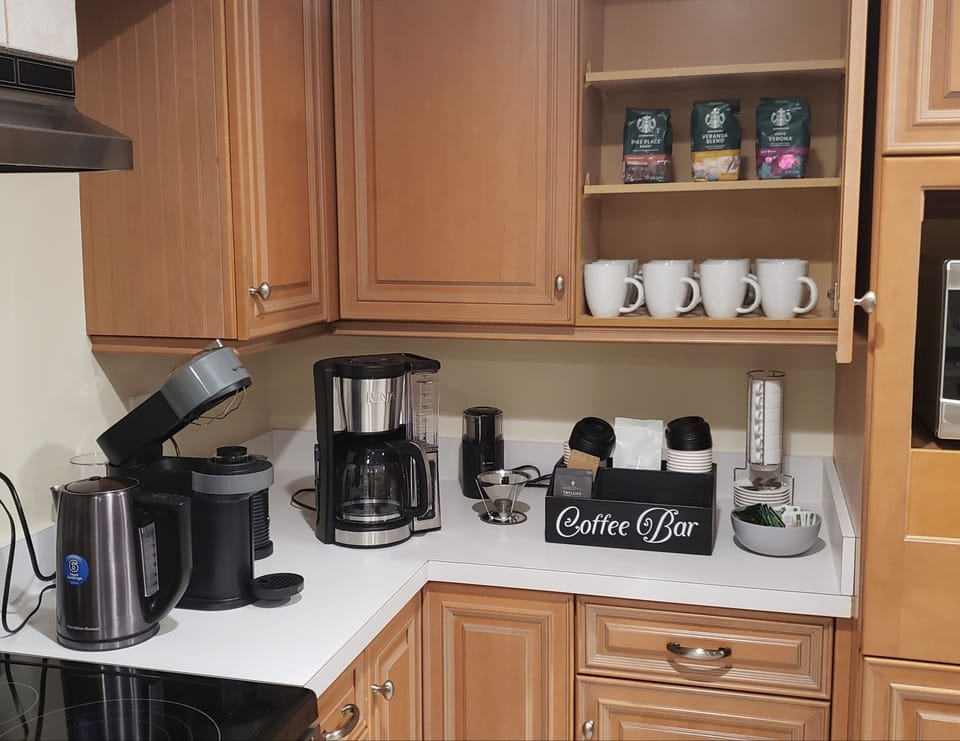 Coffee and tea lovers, welcome to morning Paradise with all options in- house.
