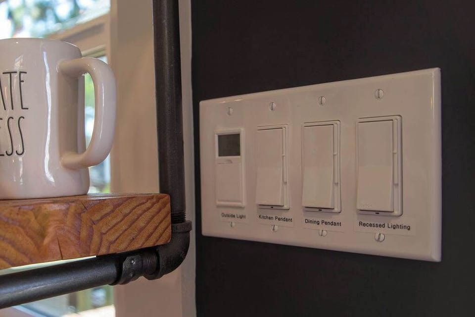 8. Labeling Throughout takes the guest work out of learning new home systems.