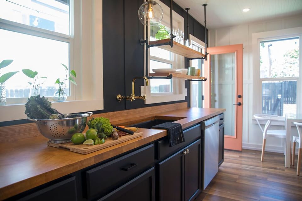 13. A Modern Kitchen with Top Notch Amenities.