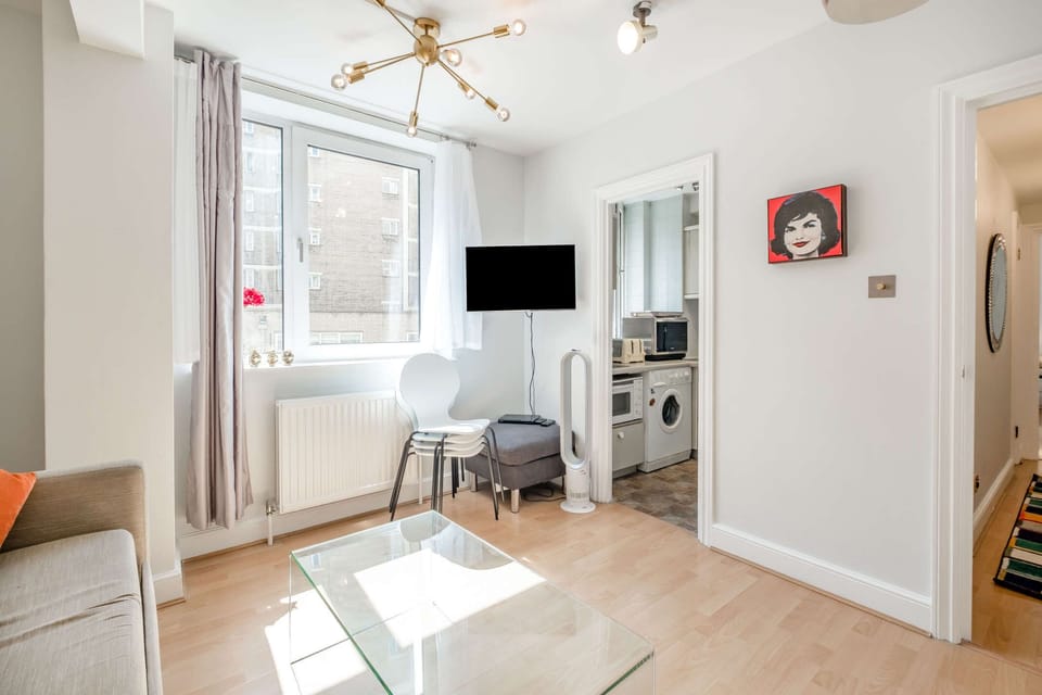 Alternative view of Apt from main sofa towards kitchenette.