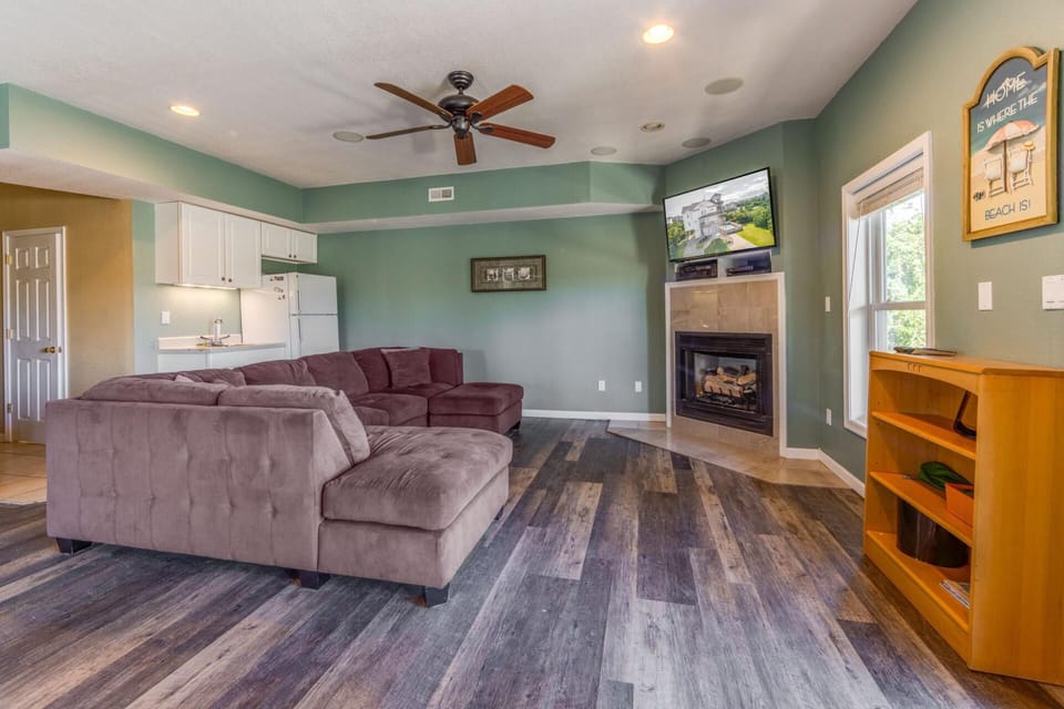 Surf-or-Sound-Realty-1063-Its-all-good-Game-Room-2