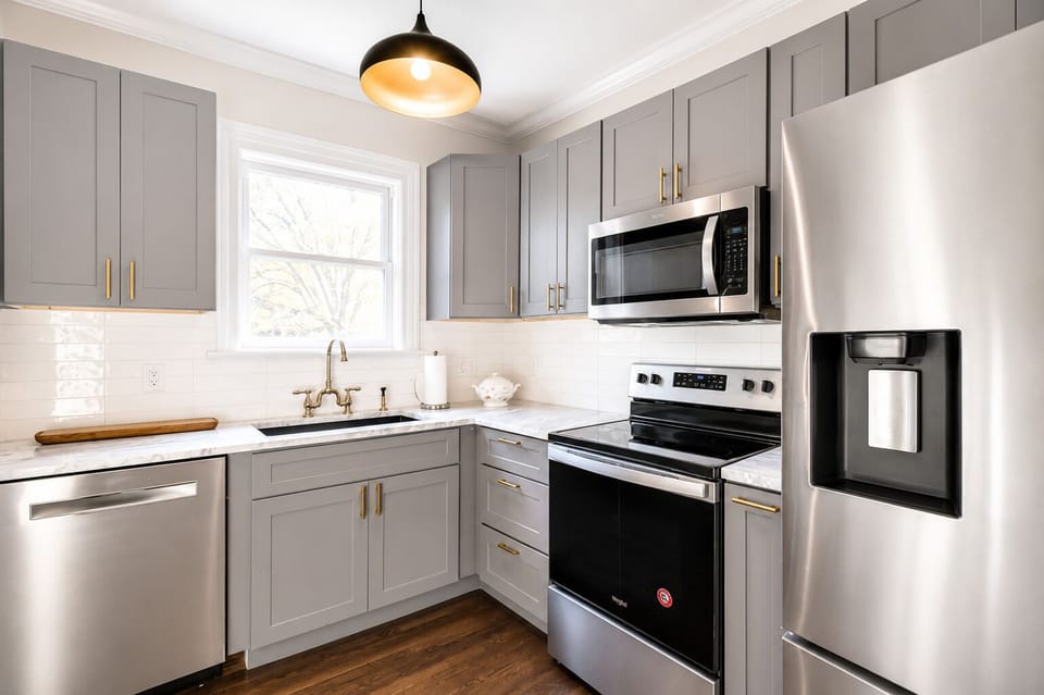 Cook the perfect meal in the fully equipped kitchen.