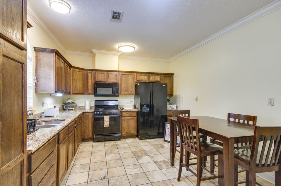 Kitchen | Cooking Basics | Dining Area