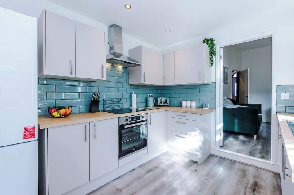 The spacious kitchen has everything you need for a short or long stay away whilst in Crewe.