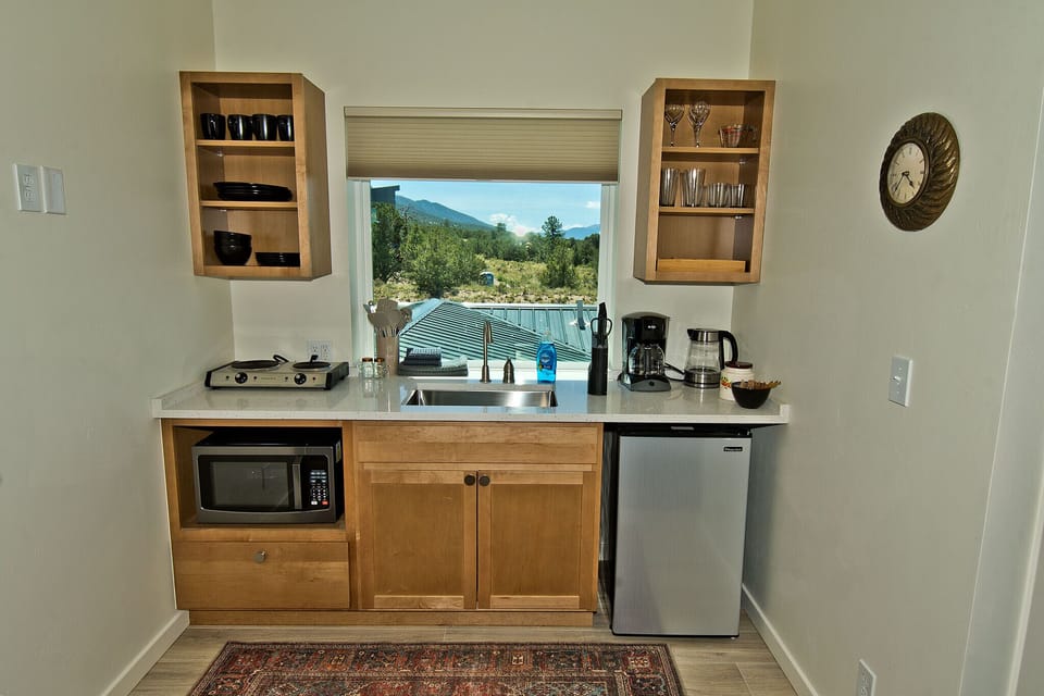 Kitchenette (2)