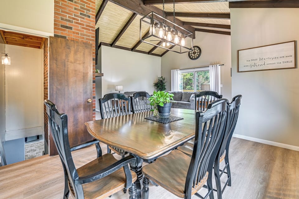 Dining Table | Dishware & Flatware Provided