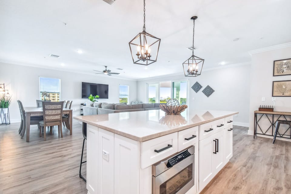 Full kitchen with seating