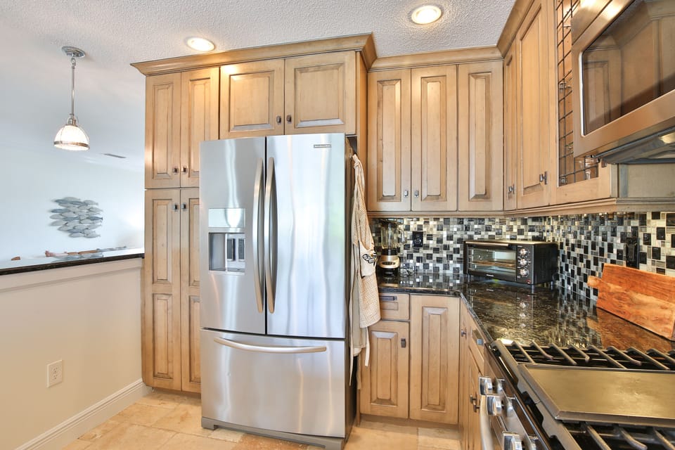 kitchen Beautifully upgraded gourmet kitchen