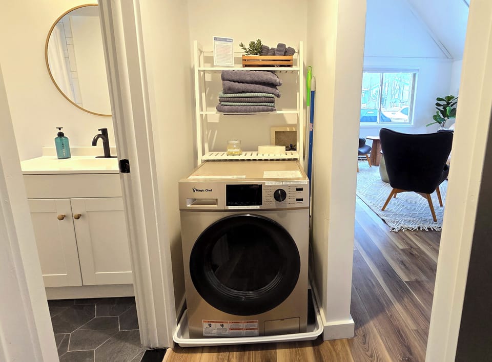 There's a Euro-style washer dryer combo for small loads