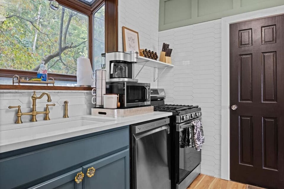 Full Kitchen - A gathering place for friends and family. A place where memories are homemade and seasoned with love