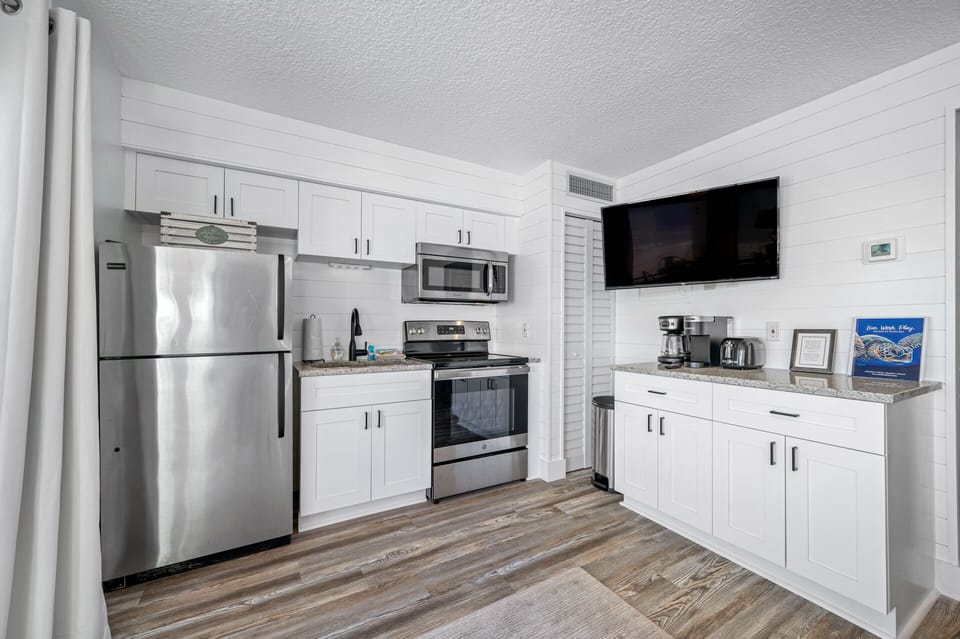 Updated Kitchen with stove