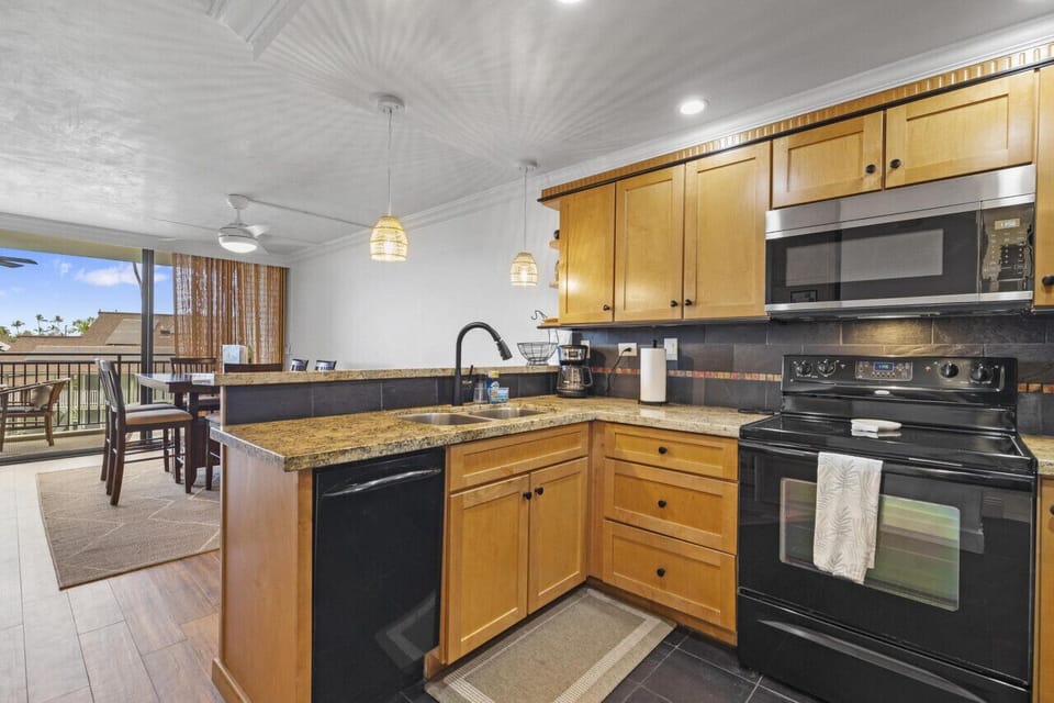 Full kitchen