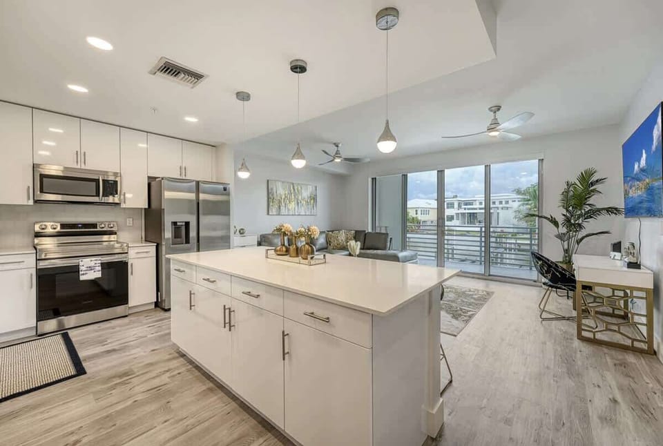Breakfast Bar and Living Room