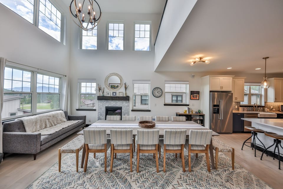 Spectacular dining area with plenty of room for the whole group to dine together