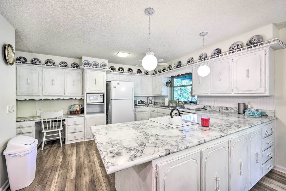 Kitchen | Drip Coffee Maker | Toaster Oven