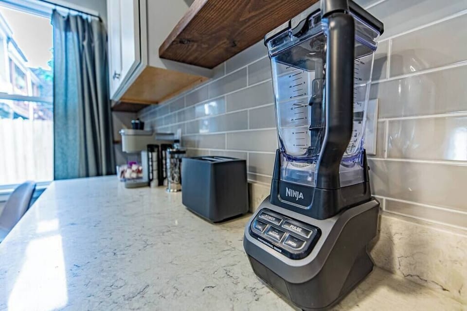 Power up your mornings with our heavy-duty blender and bread toaster. Kickstart your day with the perfect blend and golden toasts.
