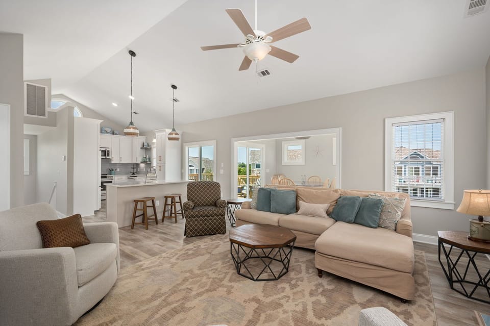 SS32: Sand Fiddler Dayz | TL Living Area and Kitchen