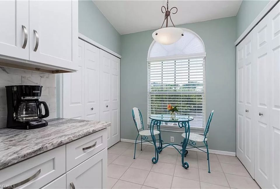 Breakfast nook