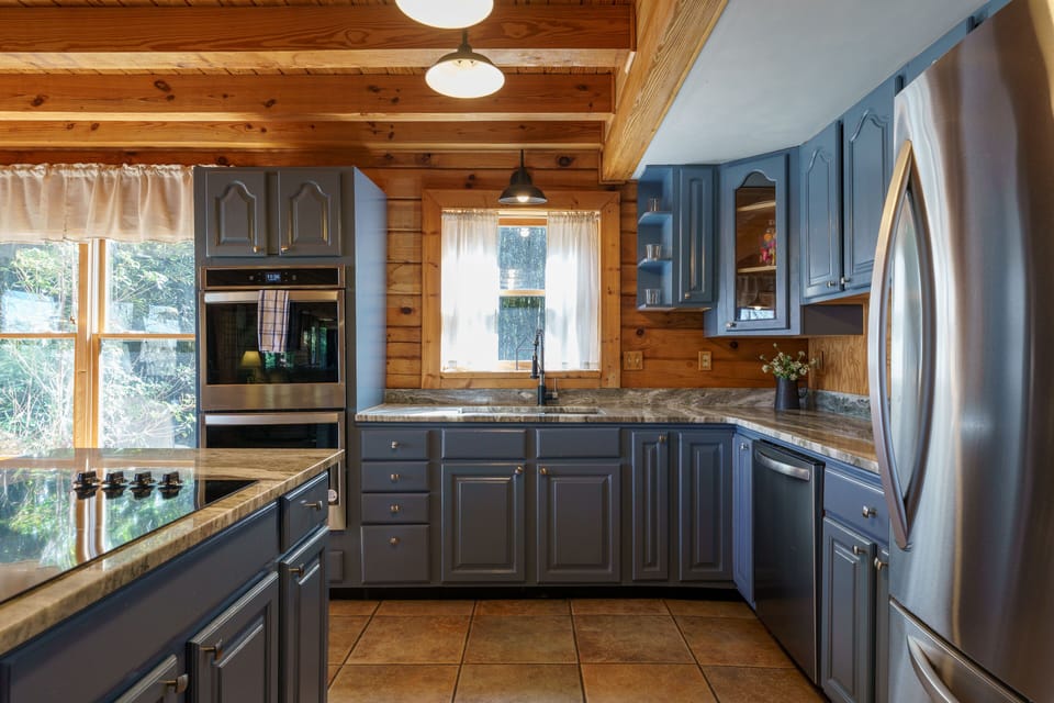 Small appliances like crock pot and blender also have a spice rack 