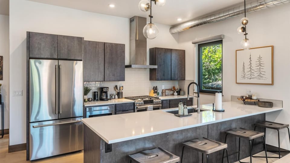 Fully stocked state of the art kitchen with all the cooking accessories needed to cook a fabulous meal after a day of adventures!