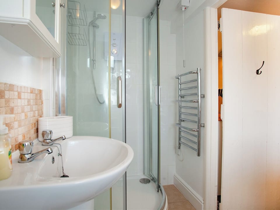 Shower room | Otters Cottage, Ottery St Mary