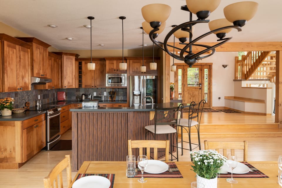 Open floor plan Open floor plan This home flows beautifully!