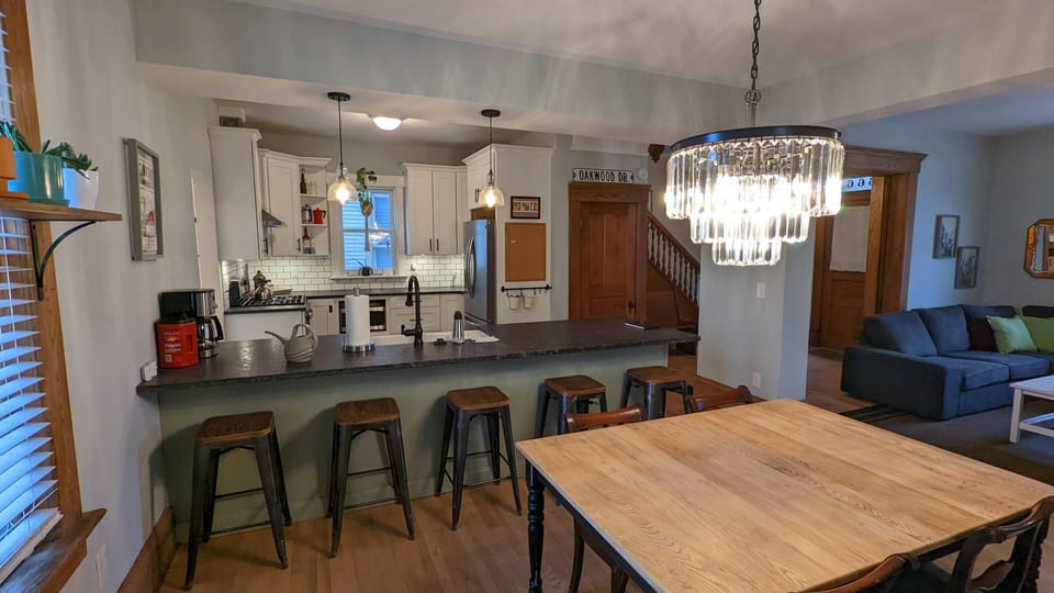 a space truly brings a warm glow to mealtimes.