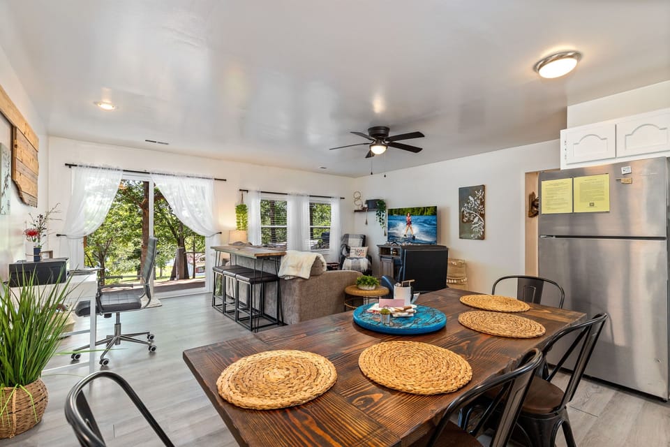 Open Plan with Extra Seating for Dining