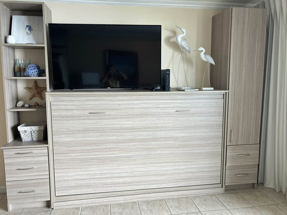 Raising murphy bed back to original position is easy.